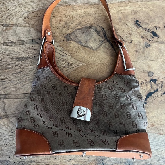 Stylish Dooney and Bourke Hobo Bag - Picture 1 of 10